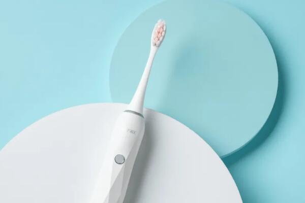 電動牙刷的危害，這三類人群不適合用電動牙刷