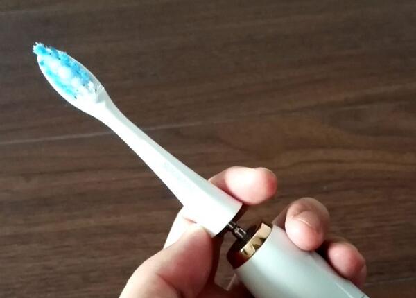 飛利浦電動(dòng)牙刷頭安裝步驟