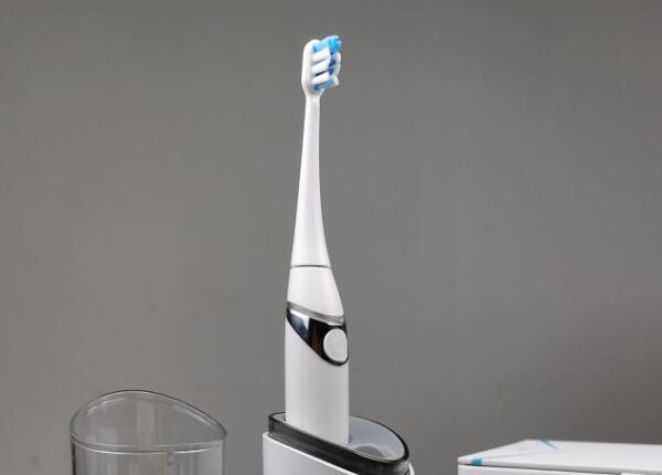 怎么分辨超聲波電動牙刷？學(xué)會看這兩大關(guān)鍵點即可