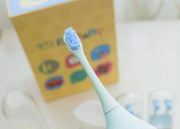 兒童智能電動牙刷利弊分析：這樣刷牙很傷牙！