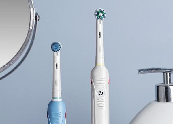 歐樂B電動(dòng)牙刷