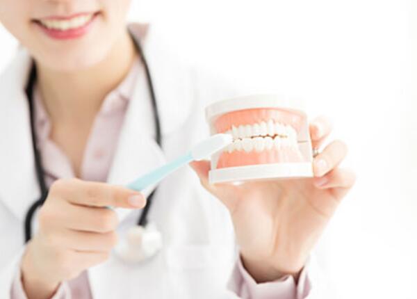 老人可以用電動牙刷嗎？特殊人群使用電動牙刷要點