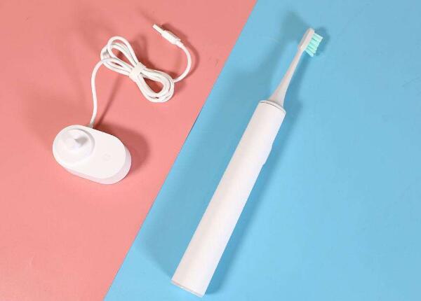 電動(dòng)牙刷沒充電當(dāng)手動(dòng)刷可以嗎？一個(gè)詳盡的解析指南
