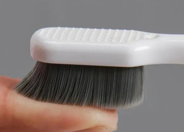 手動(dòng)牙刷該如何選擇？選擇手動(dòng)牙刷的幾大技巧