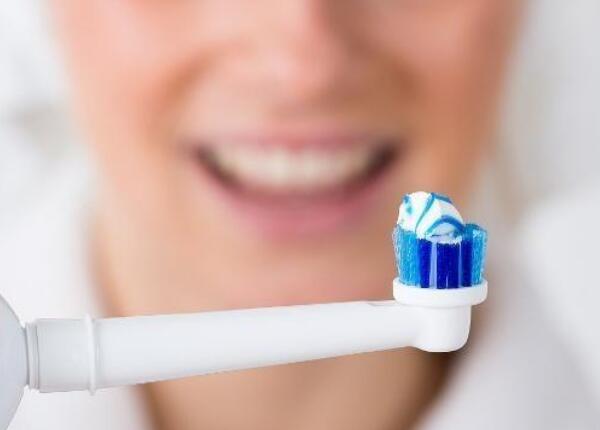 電動牙刷刷牙正確操作方法，僅此一篇