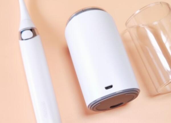 牙刷充電方式選擇：電動(dòng)牙刷是無線充電好還是有線好？