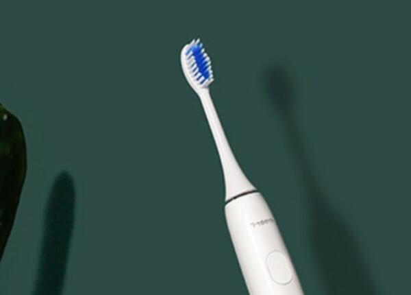 電動(dòng)牙刷使用 電動(dòng)牙刷